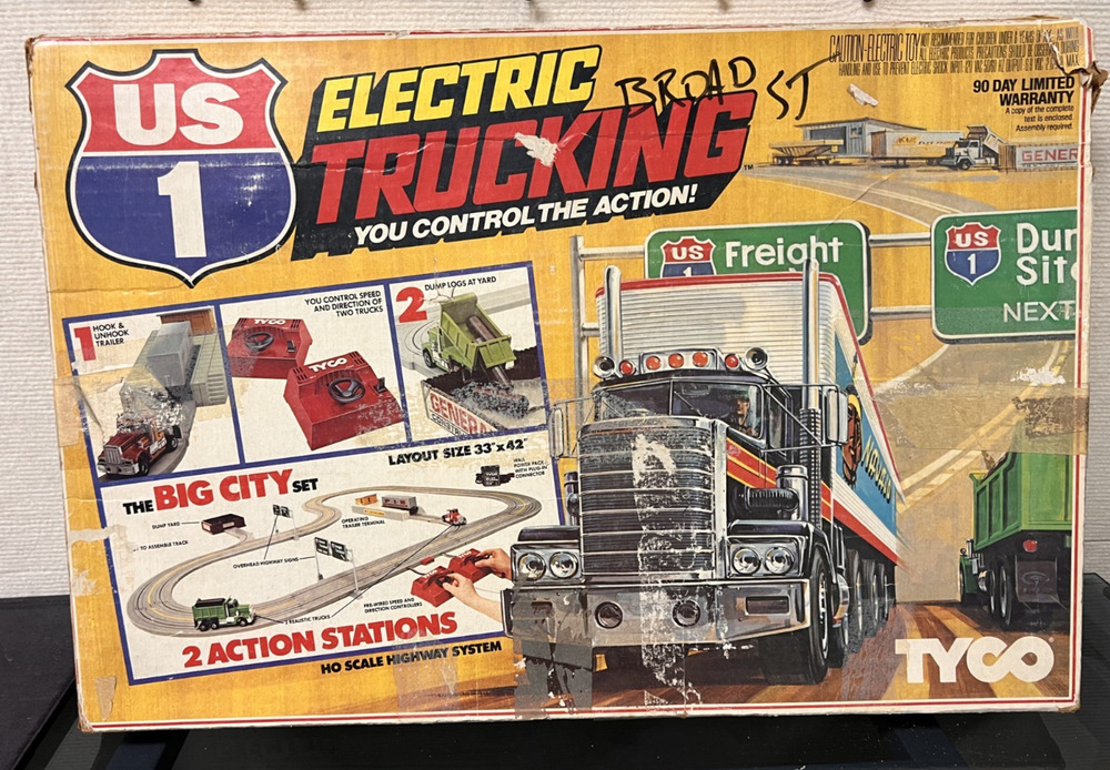 Vintage Tyco Electric Trucking Interstate US1 slot car Set #3210 W/ Slot Trucks